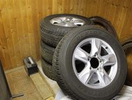 :      Toyota LC 200 ( )    (5 . )  Dunlop AT 22, 285-60/R18 116V   ,  