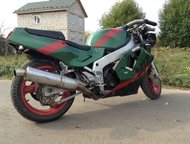 : Kawasaki ZXR 750 H1    ZXR 750 H1 1989        )         