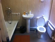Уфа: Сдаются комнаты в мини отеле на Амурской Сдаются посуточно 2-х местные комнаты в мини отеле на Амурской.   В комнате ванна с туалетом. Кухня в комнате